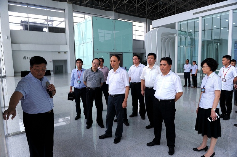 马秋林调研我司时强调：聚焦中药的传承与立异     