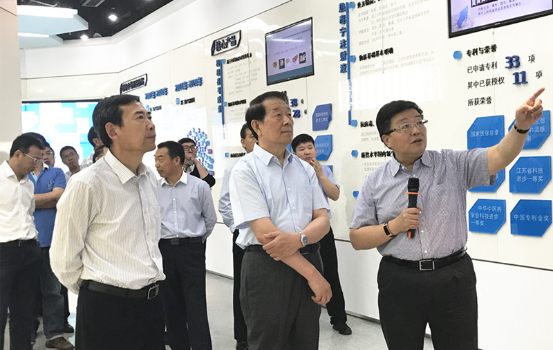 江苏生长大会连云港籍嘉宾莅临JDB电子平台药业旅行考察