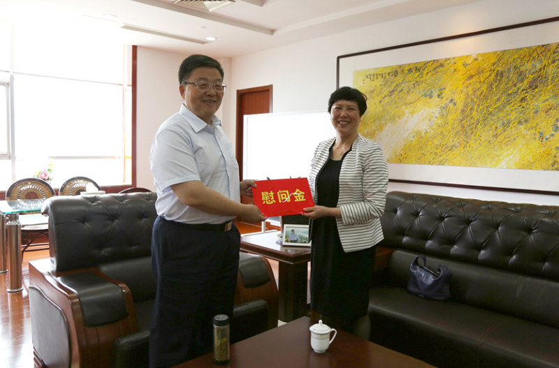 市科协主席许东方一行走访慰问JDB电子平台药业优异科技企业家肖伟董事长